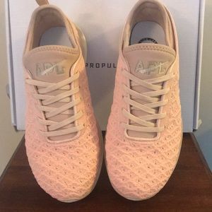 Athletic Propulsion Labs Techloom Phantom  Size 7